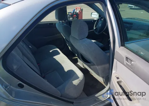 2004 Toyota Camry Le from USA, damaged, VIN 4T1BE32K74U267334